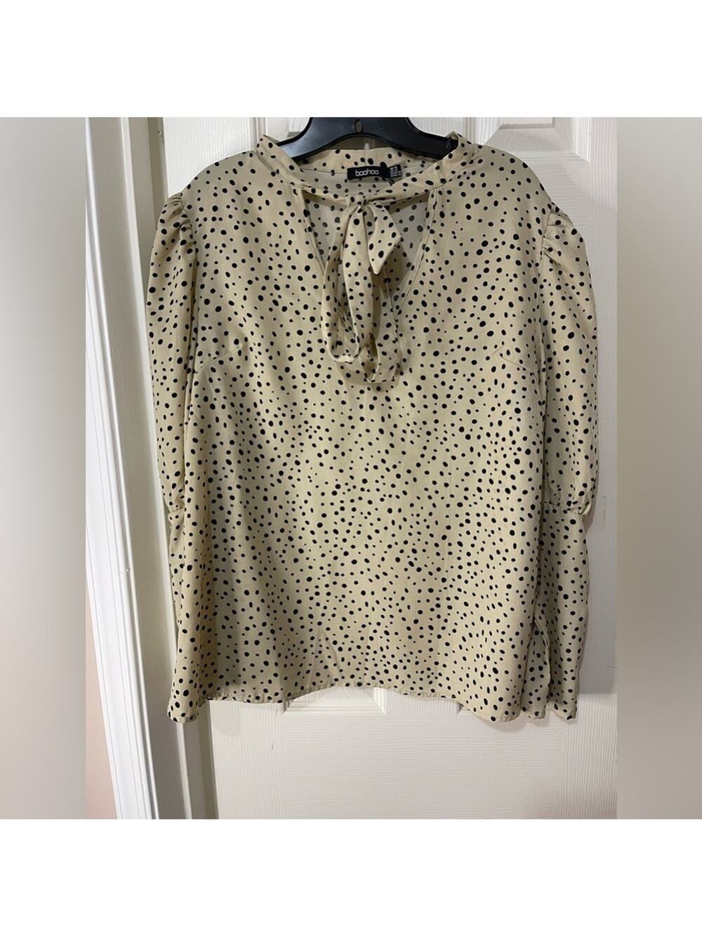 Boohoo Cream Polka Dot Keyhole Tie Front Blouse size 12